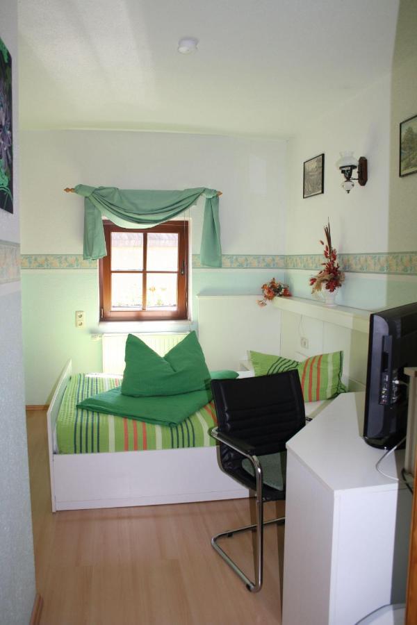 Doppelzimmer-In-Wiesa Thermalbad Wiesenbad ภายนอก รูปภาพ